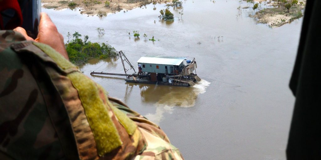 Operação apreende embarcações e estruturas de garimpo ilegal no AM operacao-apreende-embarcacoes-e-estruturas-de-garimpo-ilegal-no-am